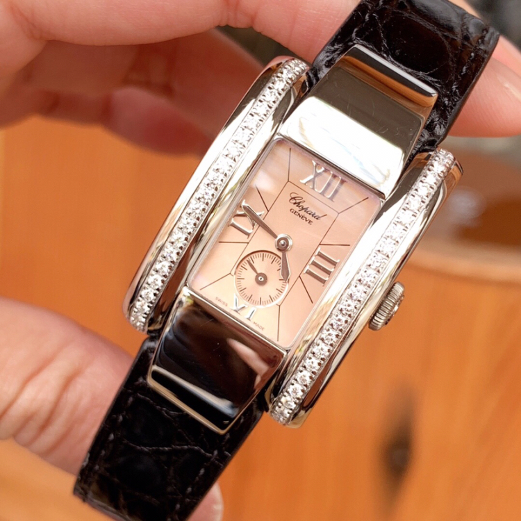 天津萧邦手表维修保养多少钱？